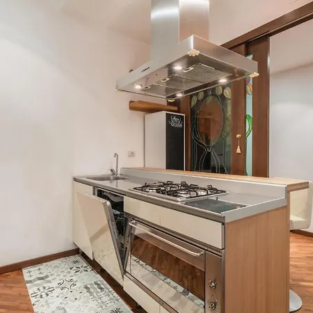 The Rent - Three-bedroom Near Borghese Apartment *