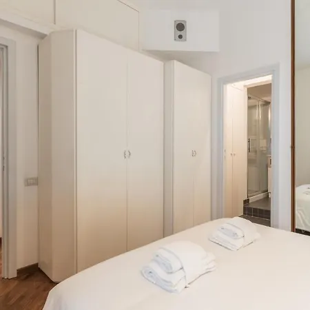 The Rent - Three-bedroom Near Borghese Apartment