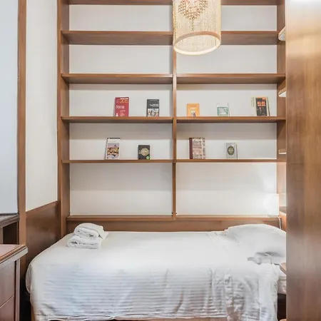 The Rent - Three-bedroom Near Borghese Rome